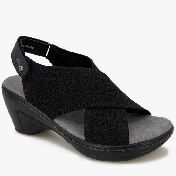 Shoes - NWOT JBU Alyssa Women's Comfort Casual Classic Sandal, size 7.5